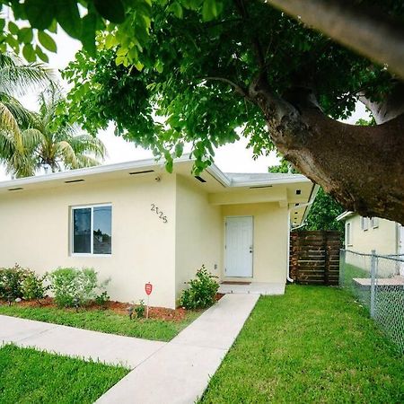 Villa New House On The Block Near Miami Airport. Exterior foto