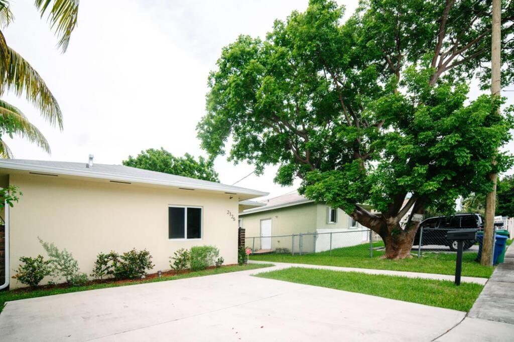 Villa New House On The Block Near Miami Airport. Exterior foto