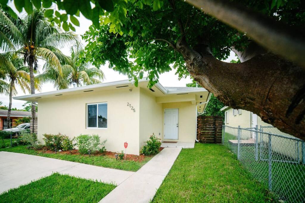 Villa New House On The Block Near Miami Airport. Exterior foto